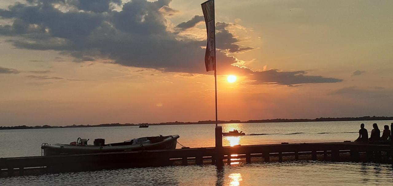 Huisje Beukers Giethoorn Exteriör bild